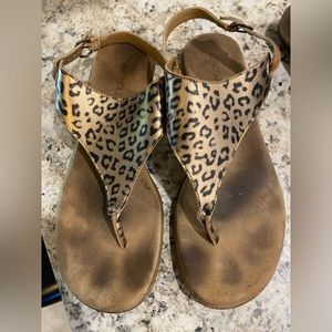 Aerosoles 8.5 leopard sandal